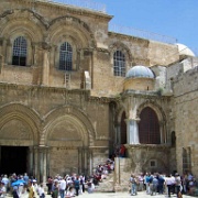 entrance-church-holy-sepulchre-jerusalem.jpg