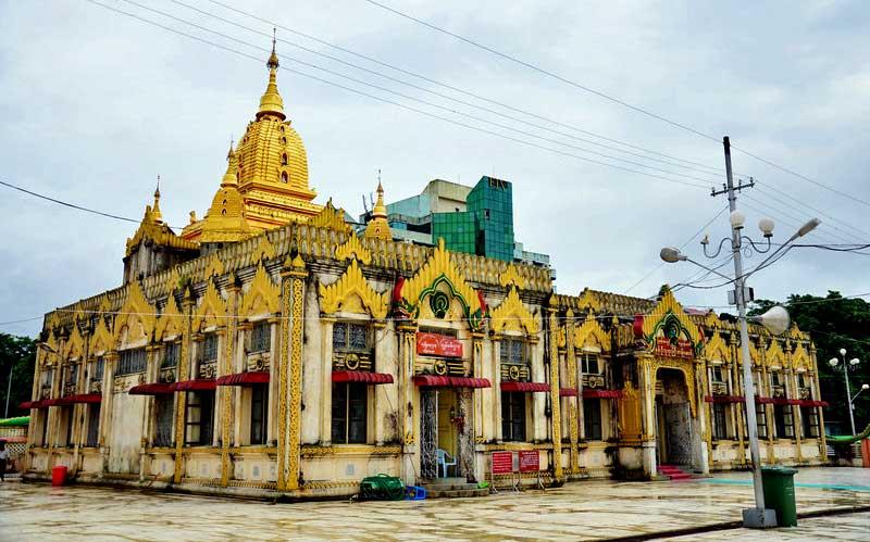 botahtaung-pagoda-yangon-myanmar