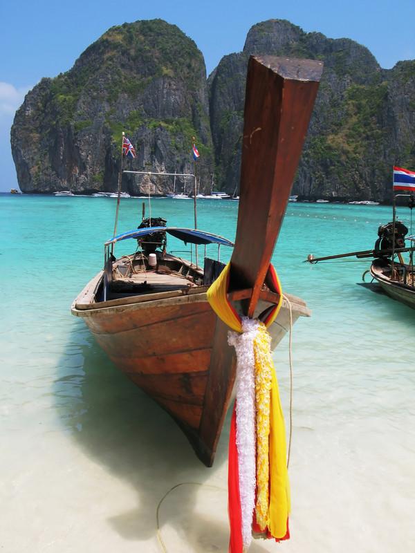 long-tail-boat-maya-bay-thailand