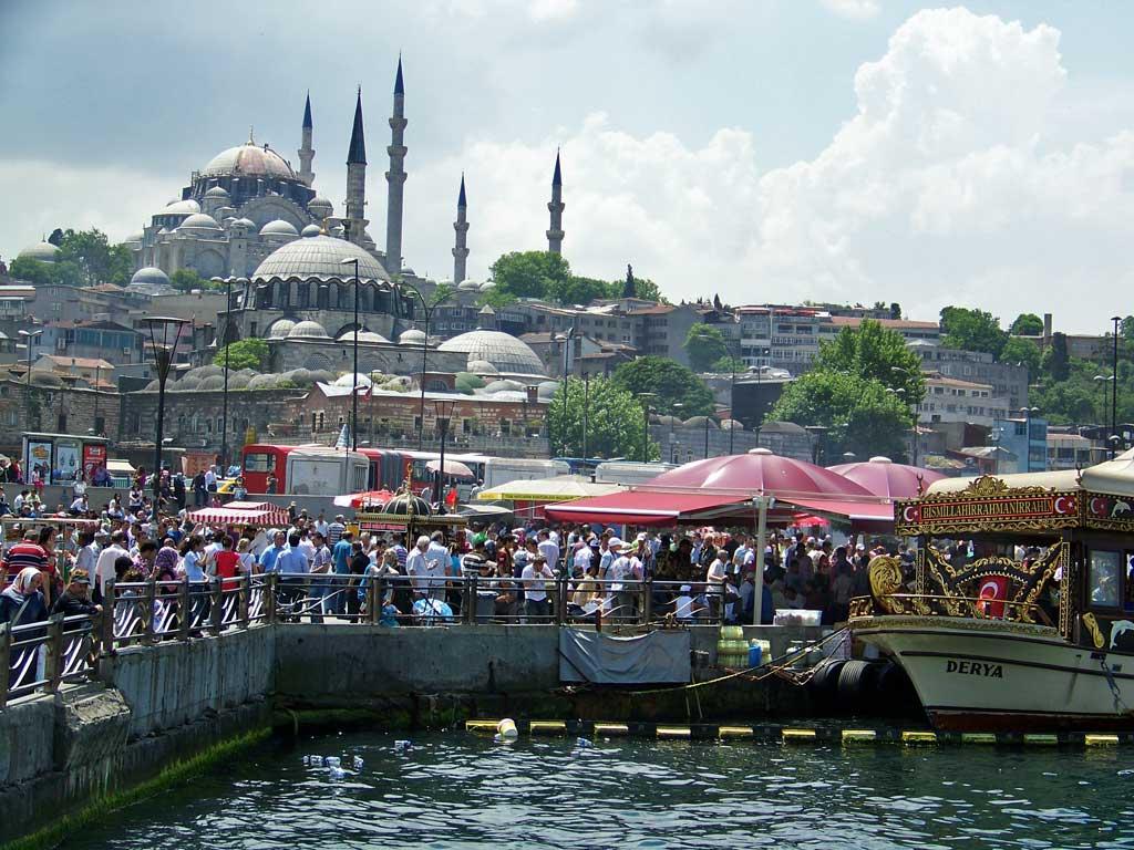 fish-sandwiches-cooked-on-boats-istanbul-turkey