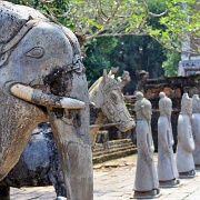 sculptures-tu-duc-tomb-hue-vietnam.jpg