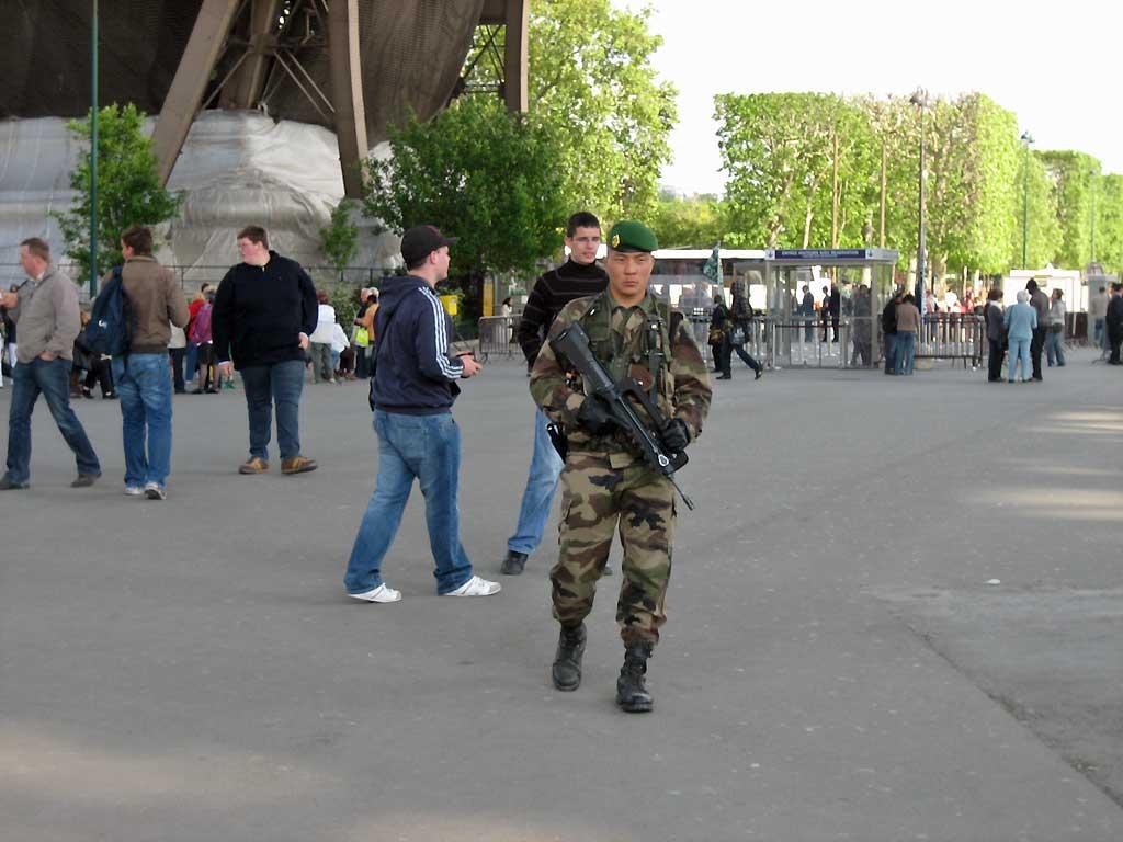 Security at the Eiffel Tower 117