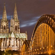 Cologne Cathedral and Hohenzollern Bridge 1454527.jpg