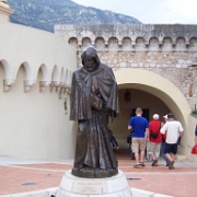 Statue of Grimaldi, founder of Monaco 0118.JPG