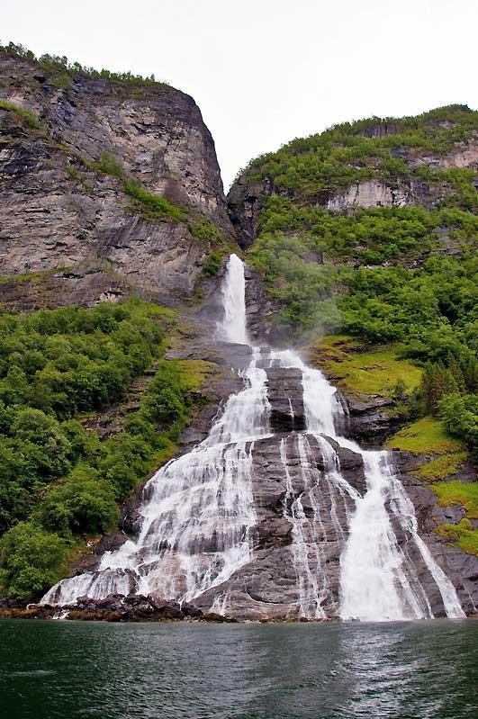 Bridal Veil Falls, Geirangerfjord 9996096