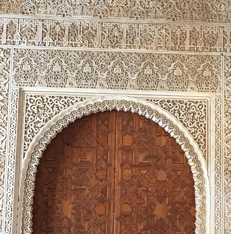 wooden-door-lion-palace-alhambra