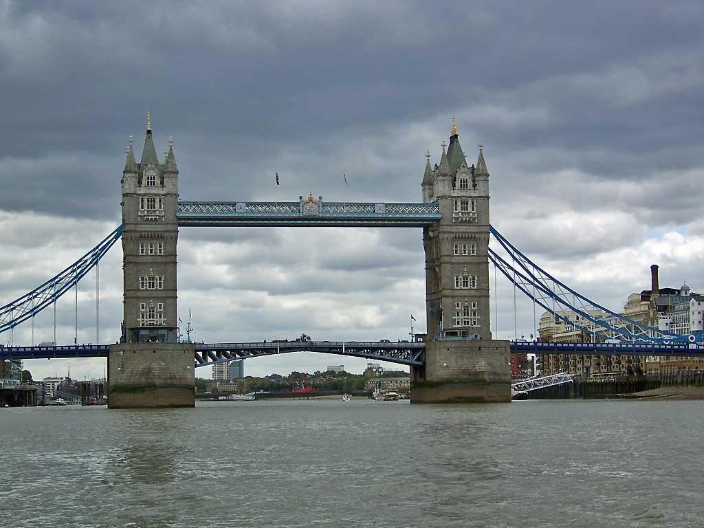 Tower Bridge, not London Bridge 17