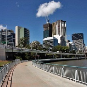 Cycling path Brisbane River 4595468.jpg