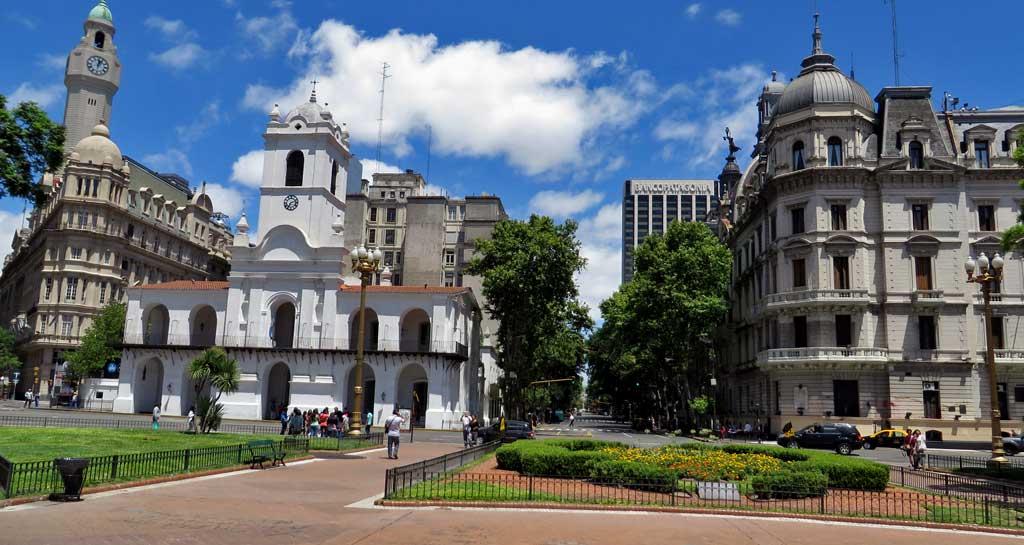 Plaza de Mayo and the Cabildo City Hall, Buenos Aires 0204