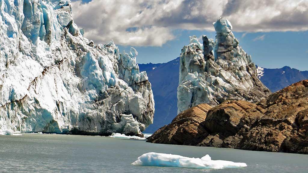 Perito Moreno from tour boat 8069