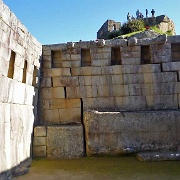 Trapezoid structure resists earthquakes, Machu Picchu 1020724.jpg