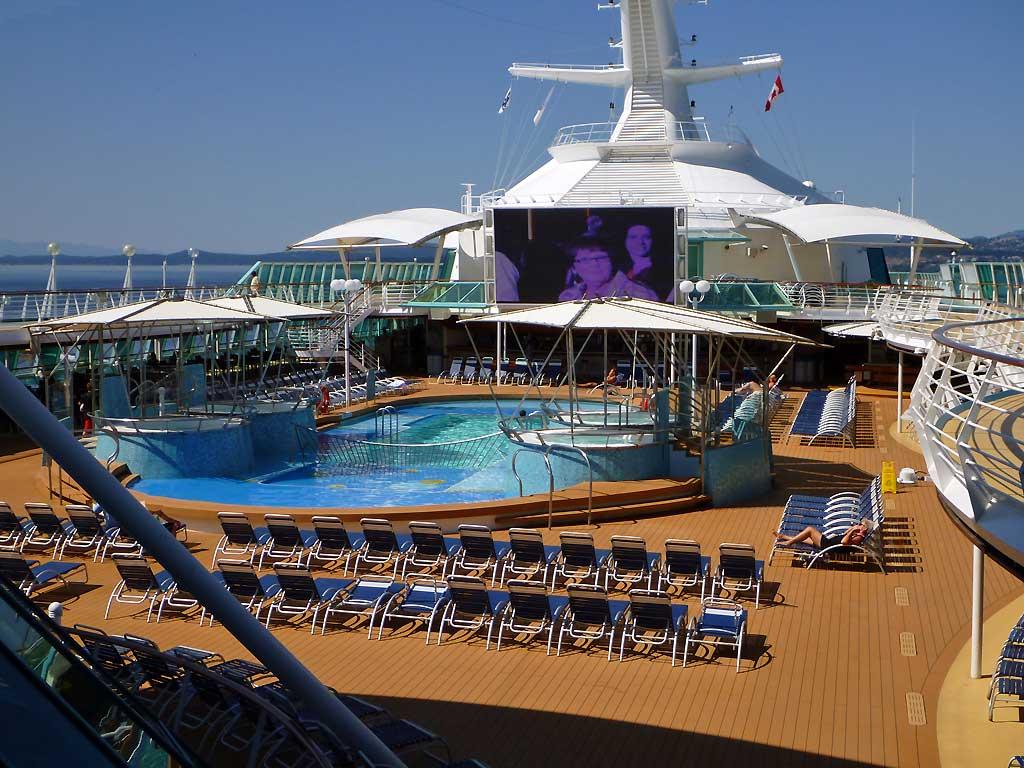 Main Pool deck, Rhapsody of the Seas 30572