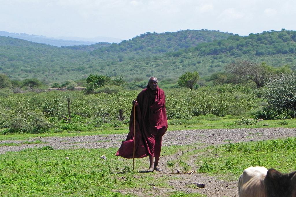 Maasai in Lake Eyasi 050