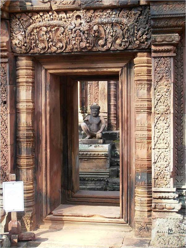 angkor-wat-doorway