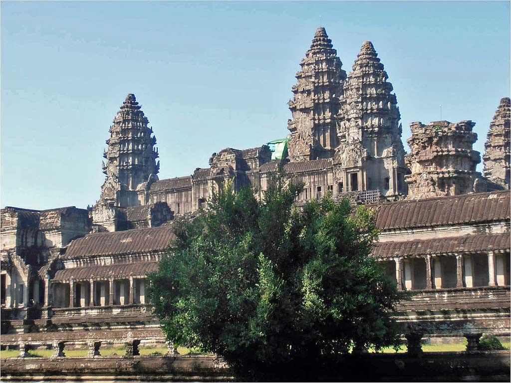 angkor-wat-pillars