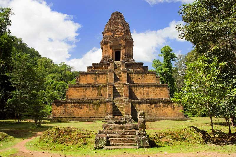 baksei-chamkrong-temple-angkor-thom