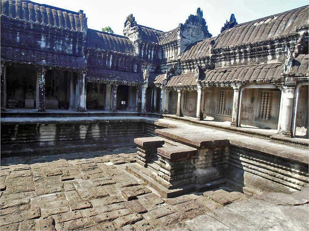 central-courtyard-ankor-wat