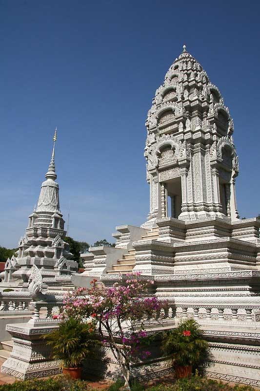 silver-pagoda-phnom-penh