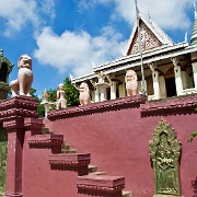 wat-phnom-temple-phnom-penh.jpg