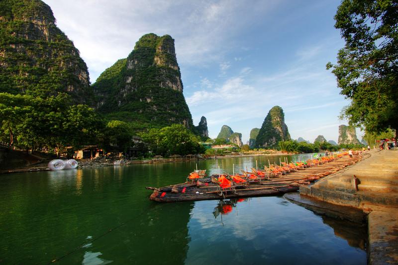 yangshuo-bamboo-rafting