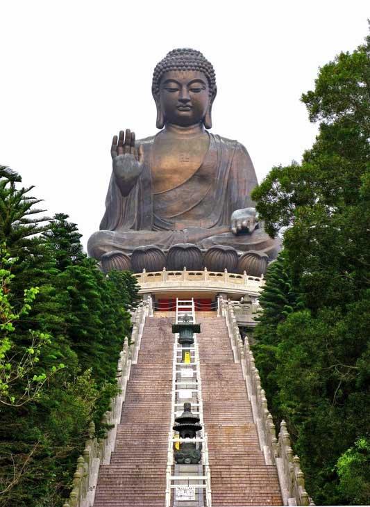 tian-tan-buddha-stairs-hong-kong