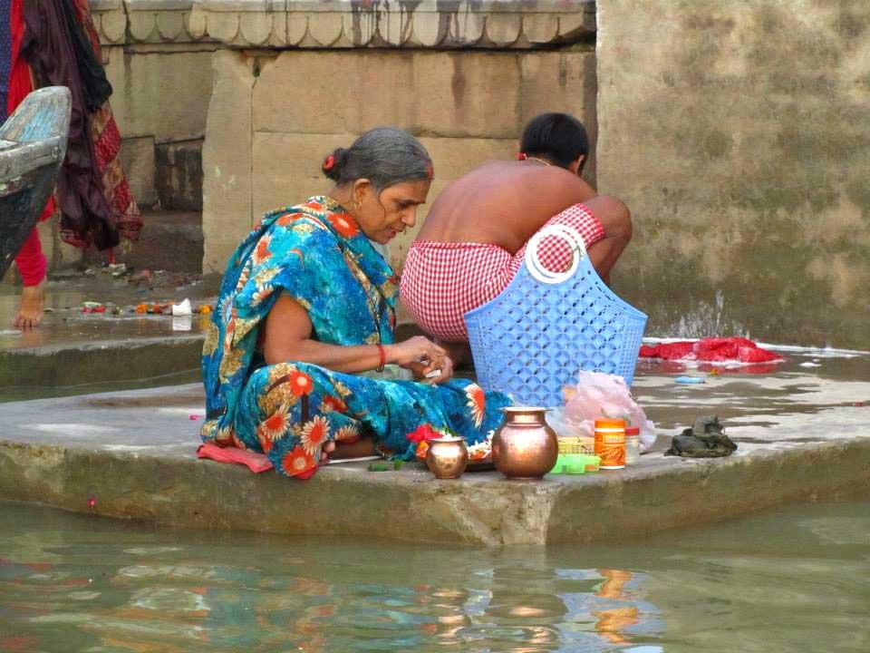ganges-ghat-personal-ceremony-varanasi