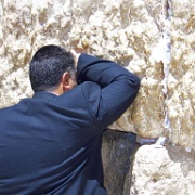 worshipper-wailing wall-jerusalem.jpg