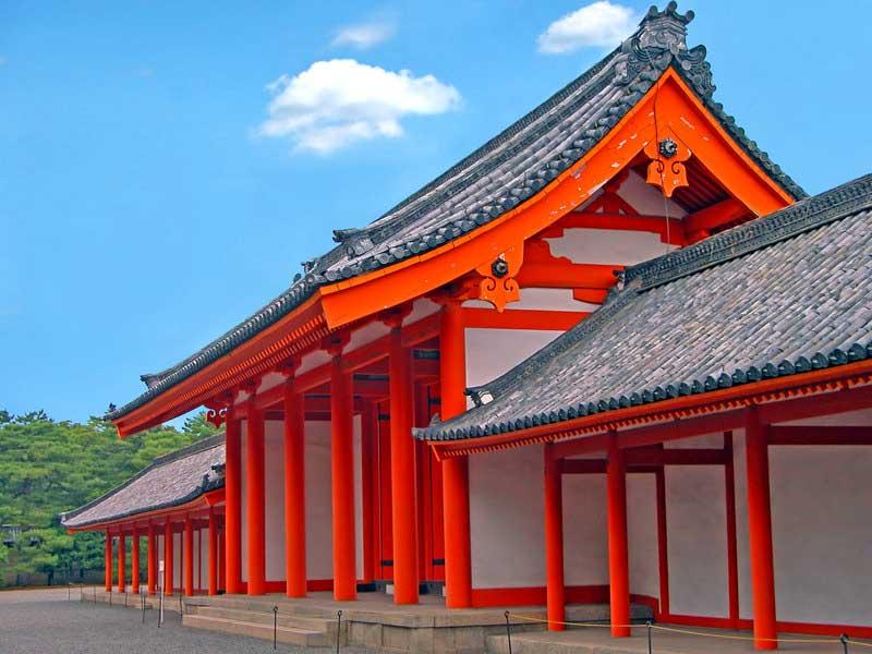 imperial-palace-wooden-orange-gates-kyoto