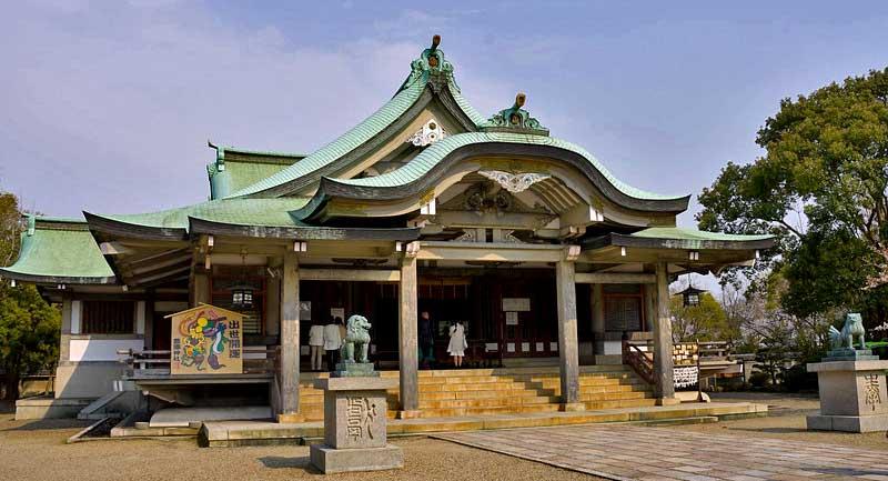 hokoku-shrine-osaka-castle-osaka-japan