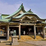 hokoku-shrine-osaka-castle-osaka-japan.jpg