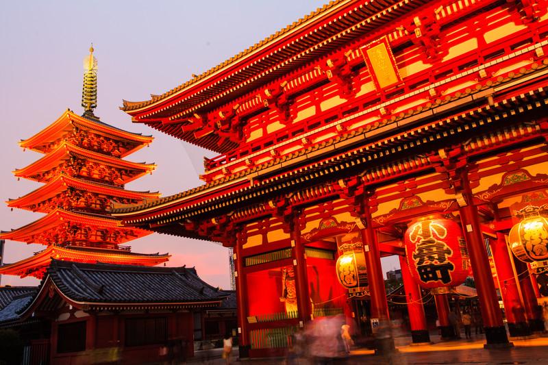 sensoji-red-japanese-temple-in-asakusa-tokyo
