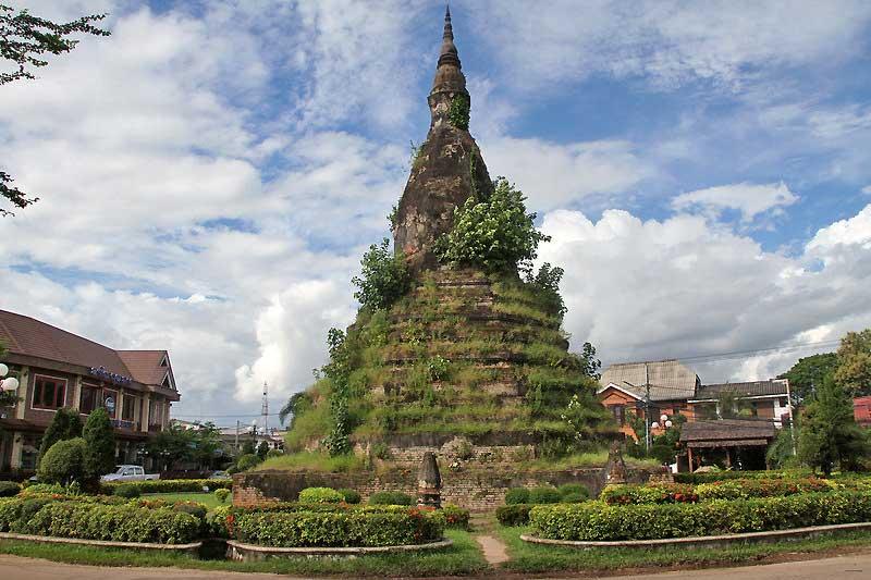 that-dam-black-stupa-vientiane-laos