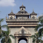 patuxai-monument-vientiane-laos.jpg