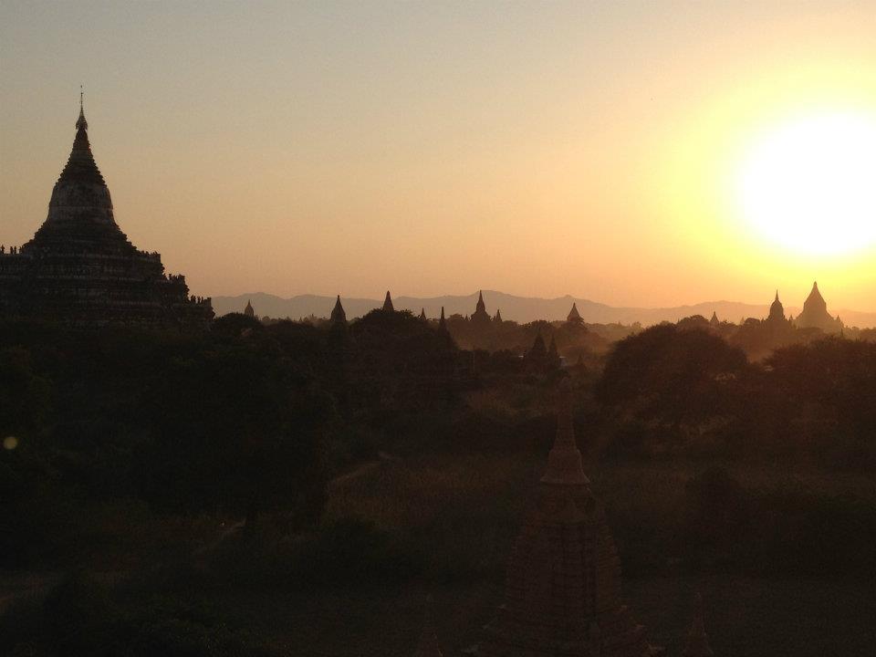 sunset-from-myae-bon-tha-bagan-myanmar