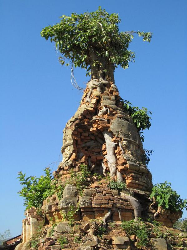 ruins-shwe-inn-tain-pagodas-inle-lake-myanmar