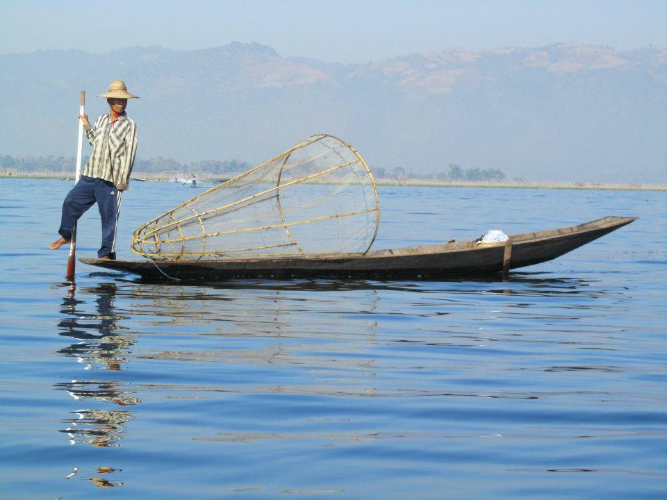 traditional-fishing-boat-inle-lake-myanmar
