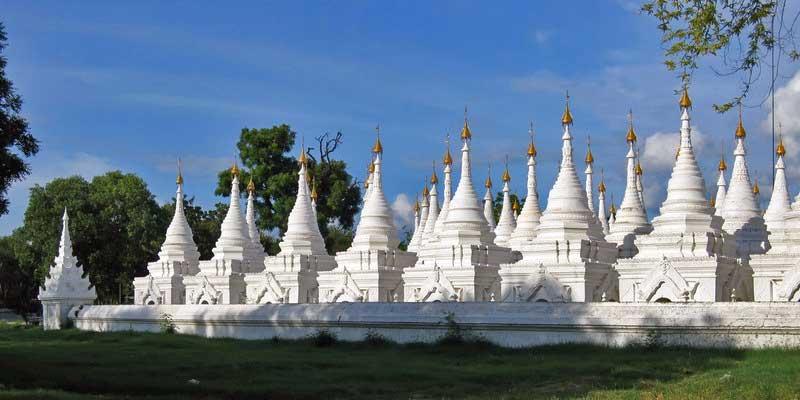 kuthodaw-temple-mandalay-myanmar