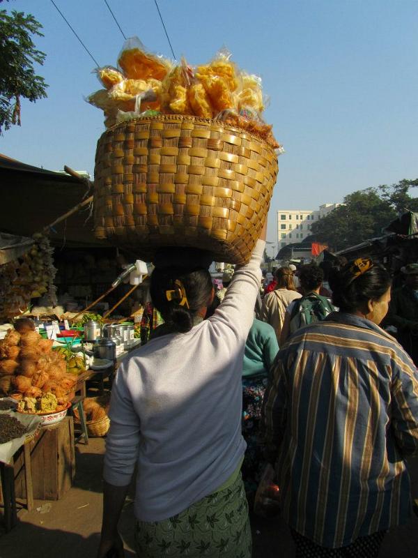 mandalay-market-vendor