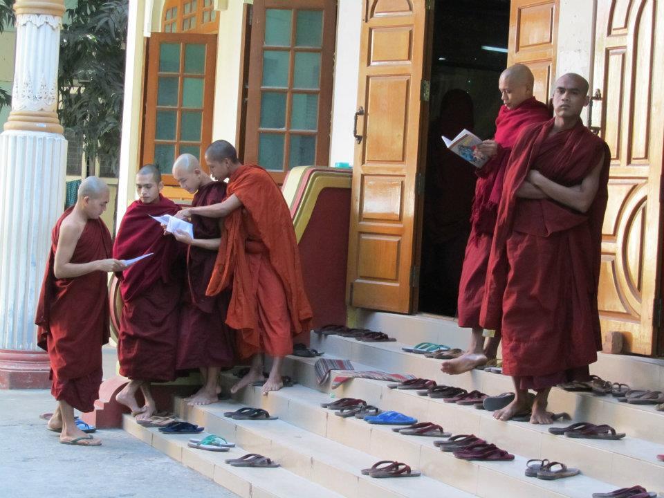 monks-mandalay-myanmar
