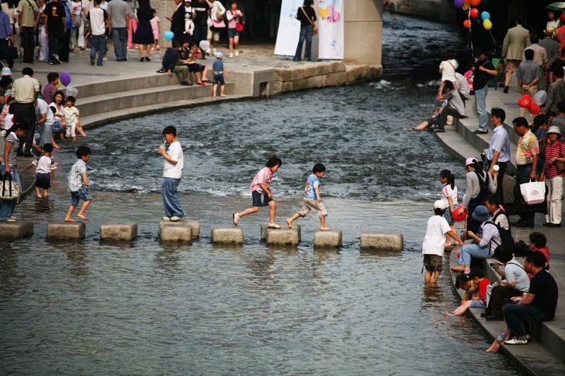 Cheonggyecheon Stream, Seoul 17135313
