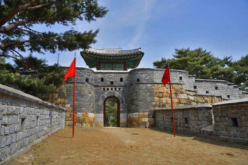 south-west-secret-gate-of-sunwon-hwaseong-south-korea