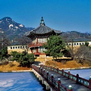pavilion-of-far-reaching-fragrance-gyeongbokgung-seoul-south-korea.jpg