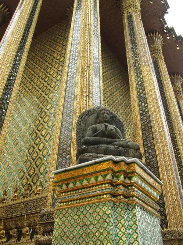 buddha-grand-palace-complex-bangkok-thailand