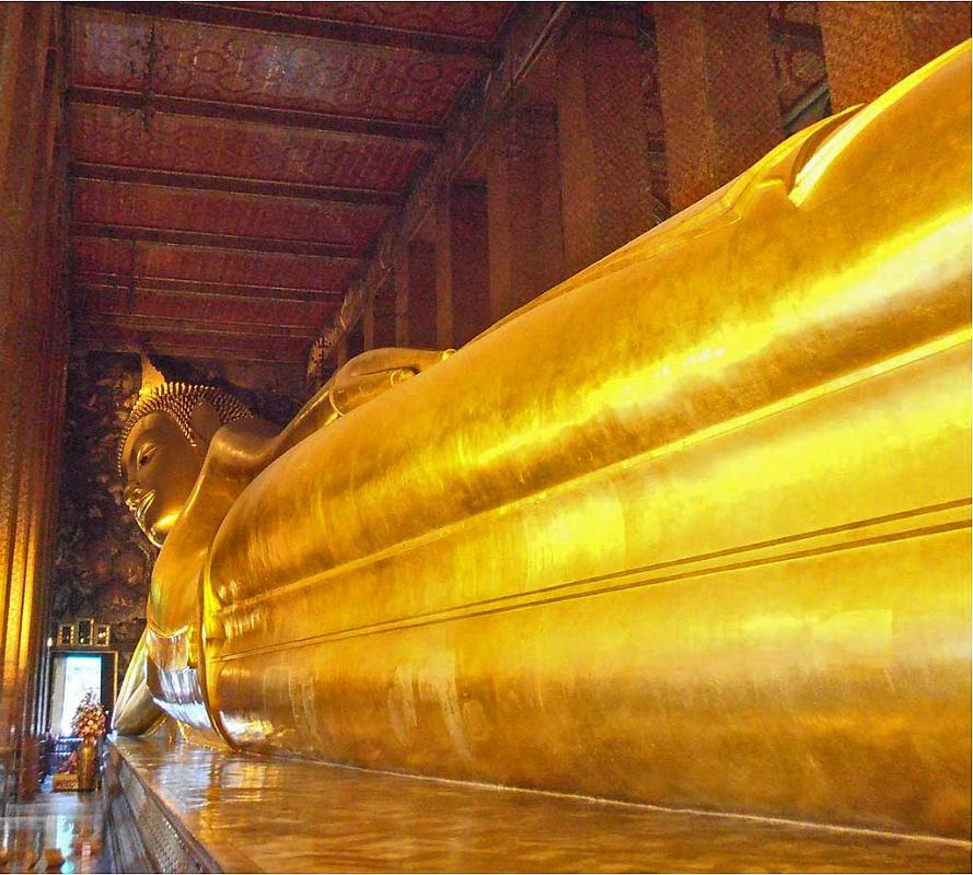 chapel-of-the-reclining-buddha-bangkok-thailand
