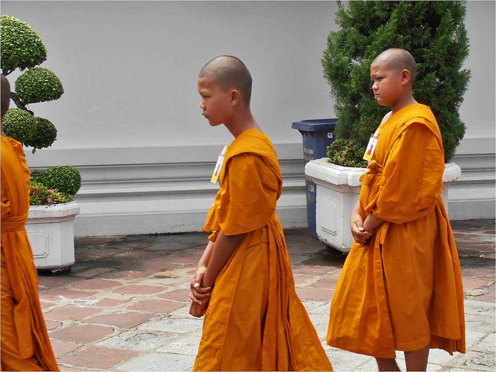 monks-bangkok-thailand