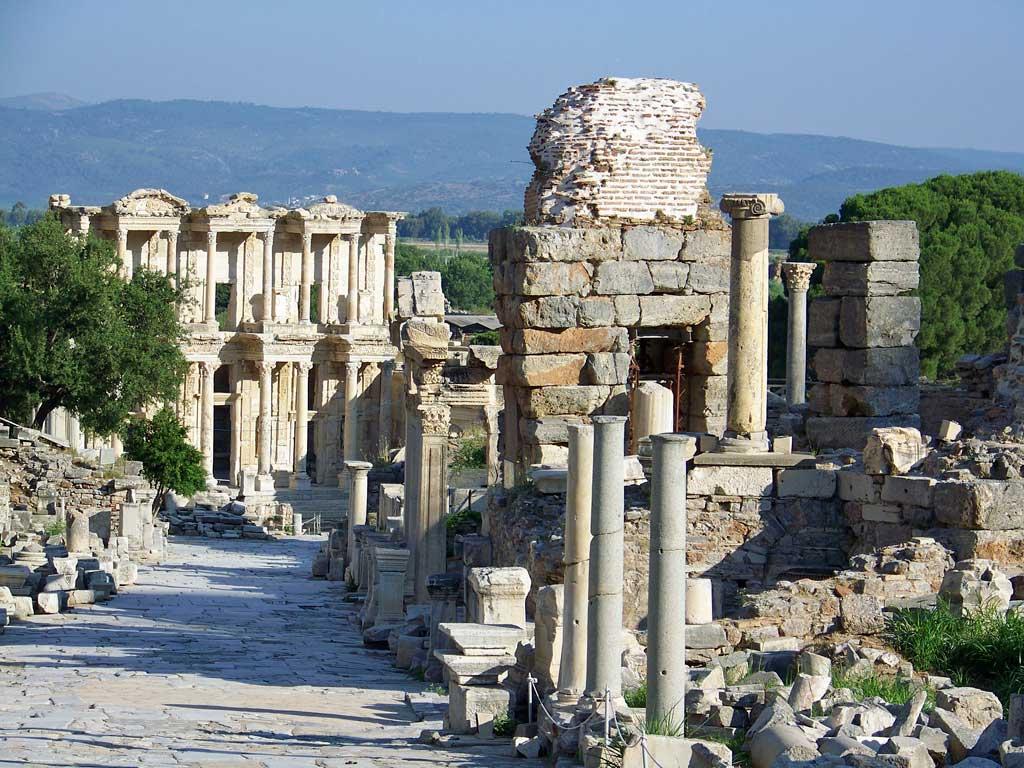 approaching-library-of-celsus-ephesus-turkey