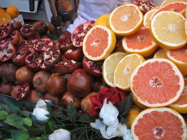 Istanbul fruit market 08