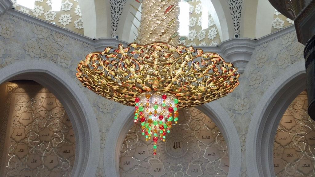 large-chandelier-sheikh-zayed-mosque