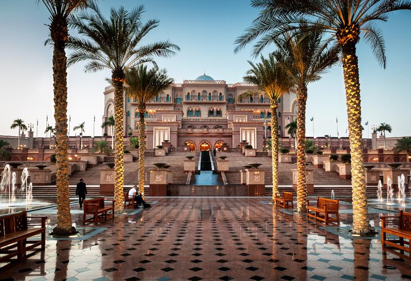 emirates-palace-grounds