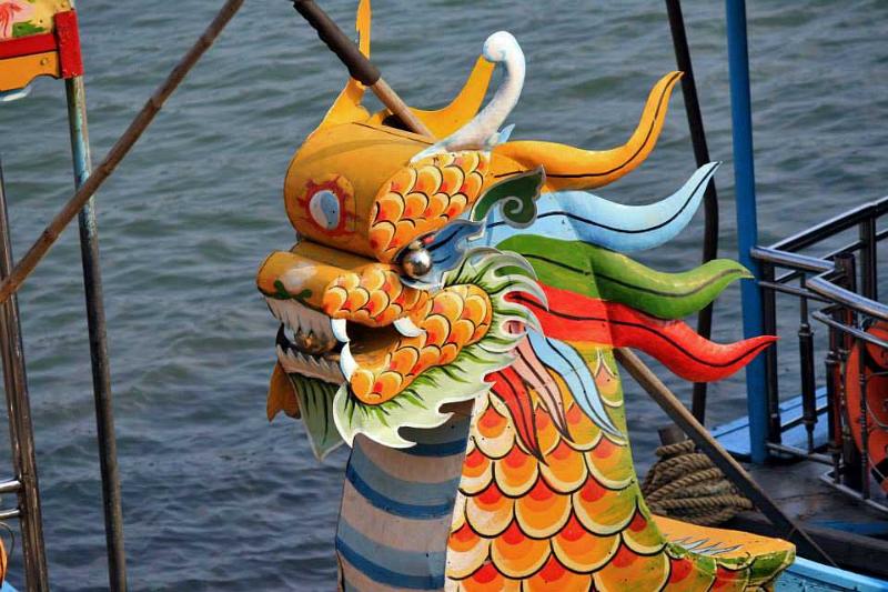 Dragon boat on the Perfume River, Hue 173